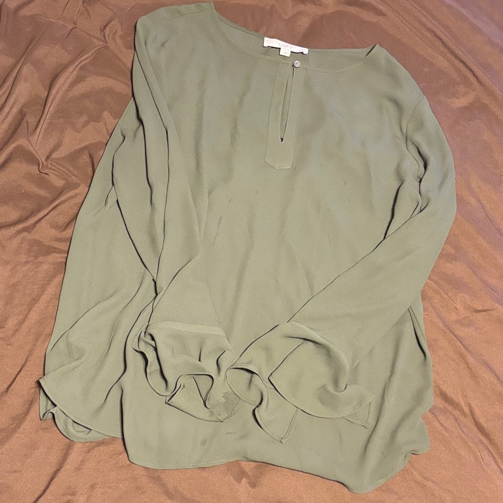 LOFT Sage Green Women's Blouse